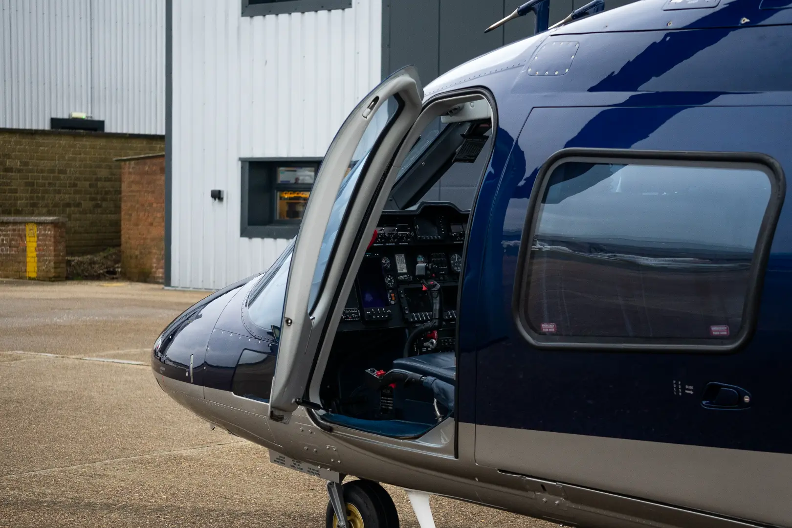 2007 Leonardo AW109 for Sale | Aircraft101