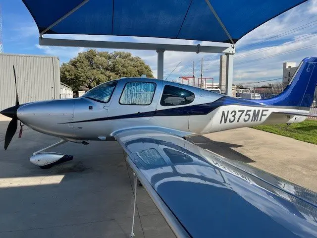 Cirrus SR22